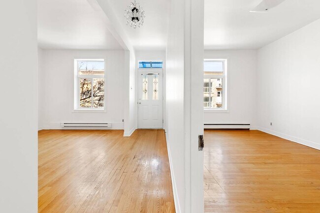 6992 D'outremont Av in Montréal, QC - Building Photo - Building Photo
