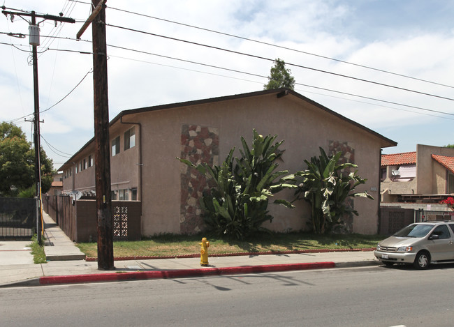 5319-5323 Peck Rd in El Monte, CA - Building Photo - Building Photo