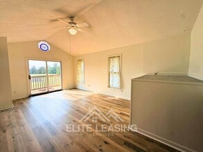 6239 SW Wanamaker Rd in Auburn, KS - Building Photo - Building Photo