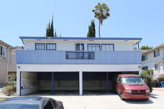 2121 S Beverly Glen Blvd in Los Angeles, CA - Building Photo - Building Photo