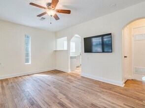 1008 Fiesta St in Austin, TX - Building Photo - Building Photo