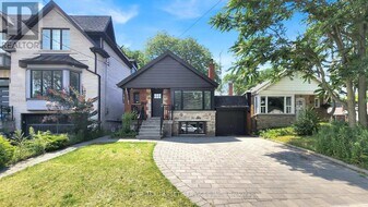 33 Davies Crescent in Toronto, ON - Building Photo