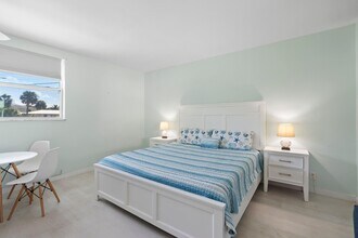 670 Hernando St in Fort Pierce, FL - Building Photo - Building Photo