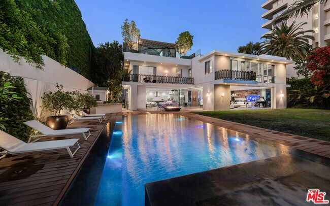 1111 Sierra Alta Way in Beverly Hills, CA - Building Photo - Building Photo