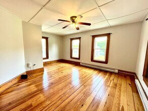 33 Noble St in Westfield, MA - Building Photo - Building Photo