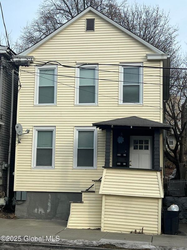 934 Broadway