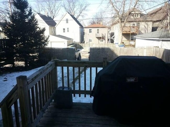 2627 N Bartlett Ave in Milwaukee, WI - Building Photo - Building Photo