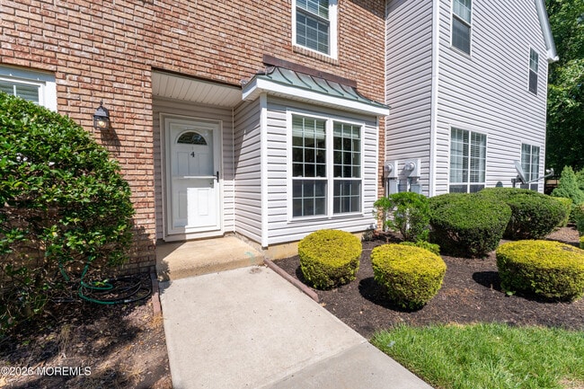 property at 4 Vassar Pl