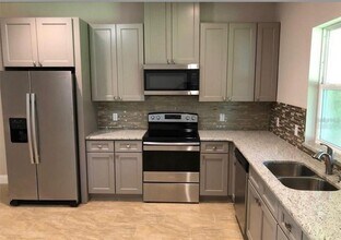 8 Brelyn Pl in Palm Coast, FL - Building Photo - Building Photo