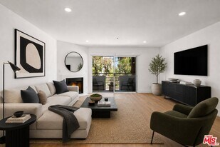 16100 Sunset Blvd in Los Angeles, CA - Building Photo