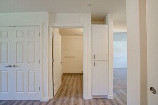 2276 W 10th Ave in Junction City, OR - Building Photo