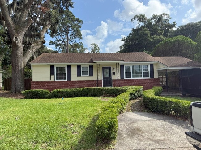 property at 2101 E 60th St
