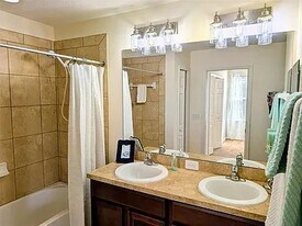 6628 Holly Heath Dr in Riverview, FL - Building Photo