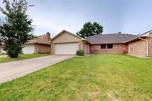 3725 Northridge Dr in Irving, TX - Building Photo