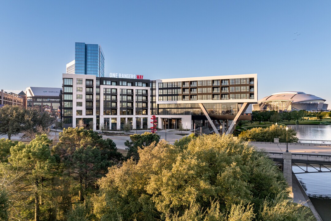 One Rangers Way in Arlington, TX - Building Photo