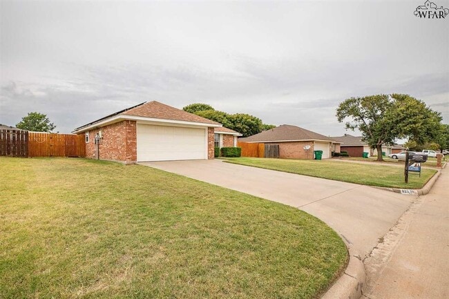 127 Garrett St in Burkburnett, TX - Building Photo - Building Photo