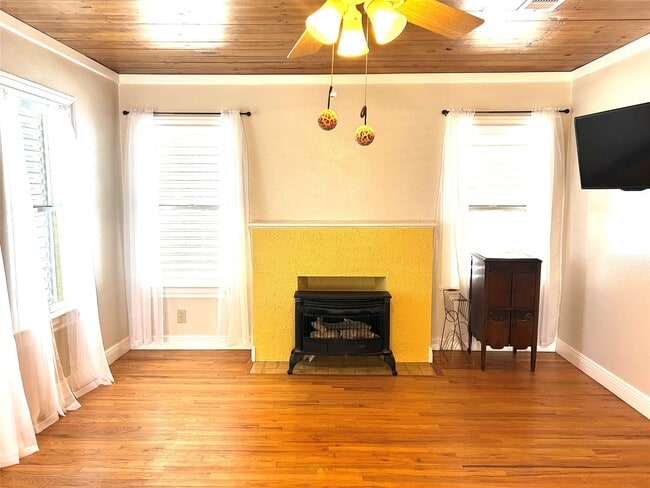 4915 Houston Dr in Galveston, TX - Building Photo - Building Photo