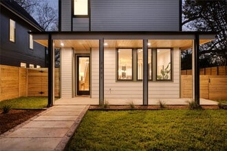 2401 Willow St, Unit B-122 in Austin, TX - Building Photo - Building Photo