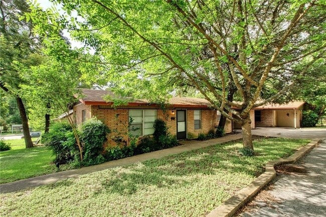 607 Bellevue Plz, Unit B in Austin, TX - Building Photo - Building Photo