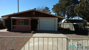1910 S Platinum Ave in Deming, NM - Building Photo