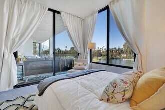 910 Island Dr in Rancho Mirage, CA - Building Photo - Building Photo