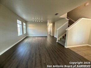 570 Roadrunner Ave in New Braunfels, TX - Building Photo - Building Photo
