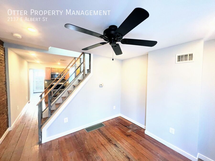 2137 E Albert St in Philadelphia, PA - Building Photo