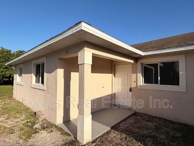 764 Gallo Ave S in Lehigh Acres, FL - Building Photo - Building Photo