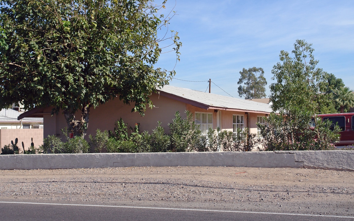 7125 N 67th Ave in Glendale, AZ - Foto de edificio