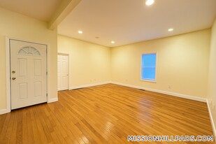 7 North Ave in Boston, MA - Building Photo