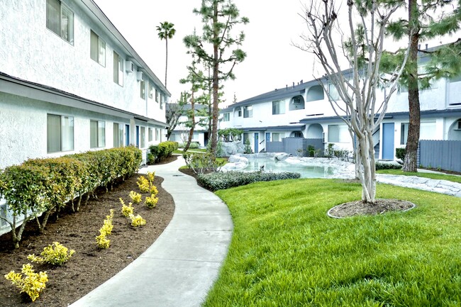 The Springs in La Habra, CA - Foto de edificio - Building Photo