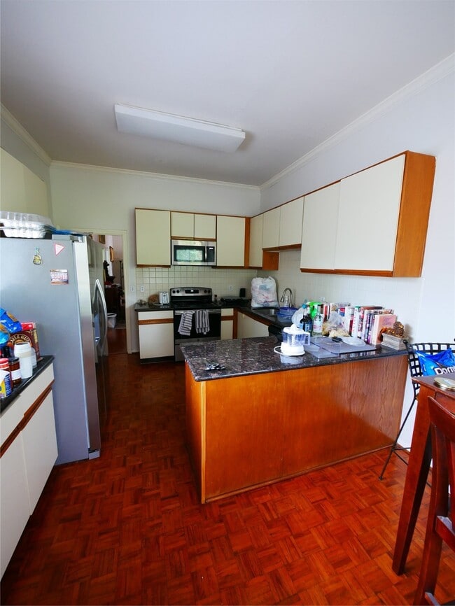 property at 623 Hawthorne St