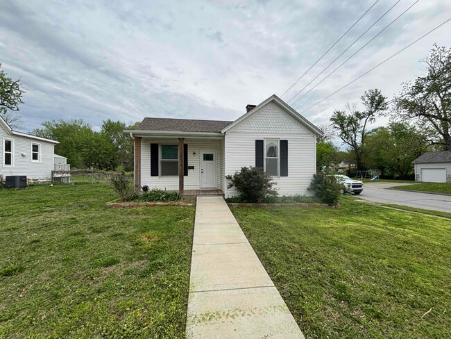 property at 615 E Jefferson St