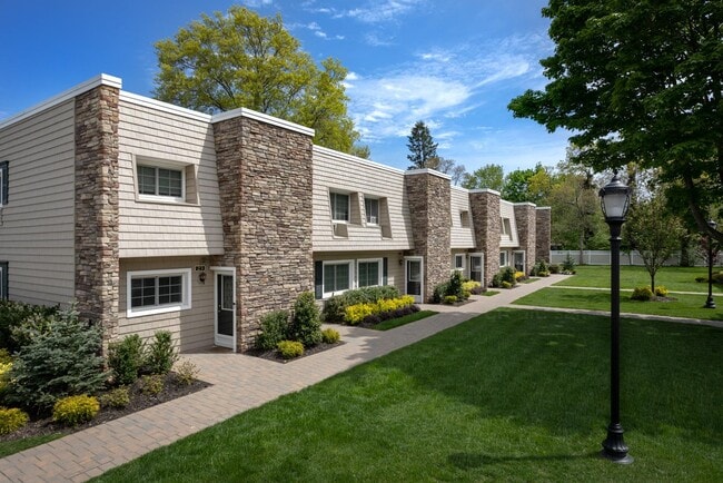 property at 1314 Smithtown Ave