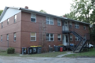 2129 Spring Park Rd in Jacksonville, FL - Foto de edificio - Building Photo