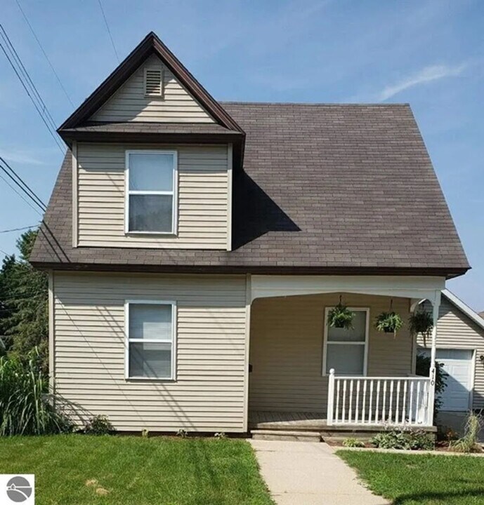 410 S Simon St in Cadillac, MI - Building Photo