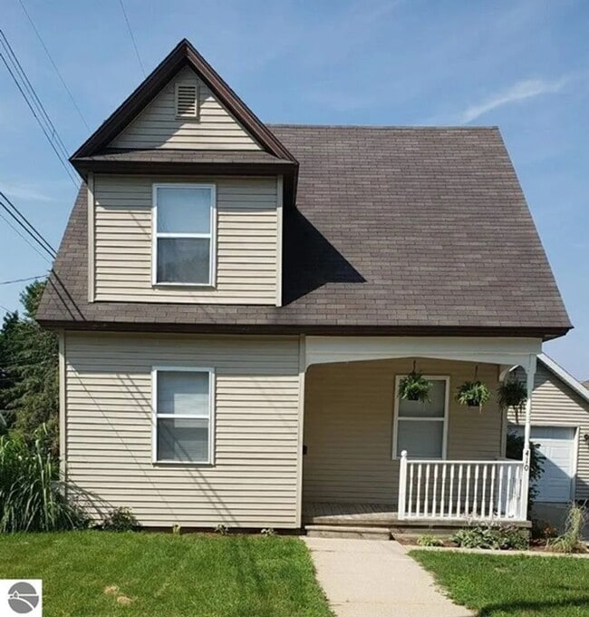 property at 410 S Simon St