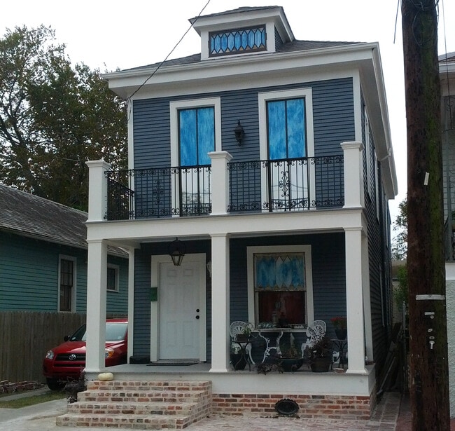 4722 Palmyra St