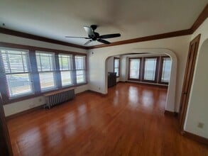 421 W Oakland Ave in Port Washington, WI - Building Photo - Building Photo