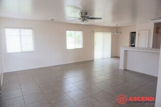 11910 Cedar Bluff Ave in Bakersfield, CA - Building Photo - Building Photo