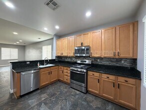 14403 Doe Skin Way in Victorville, CA - Building Photo - Building Photo