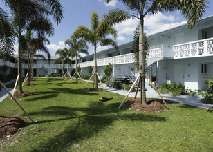 Waterview Apartments in North Miami, FL - Building Photo - Building Photo