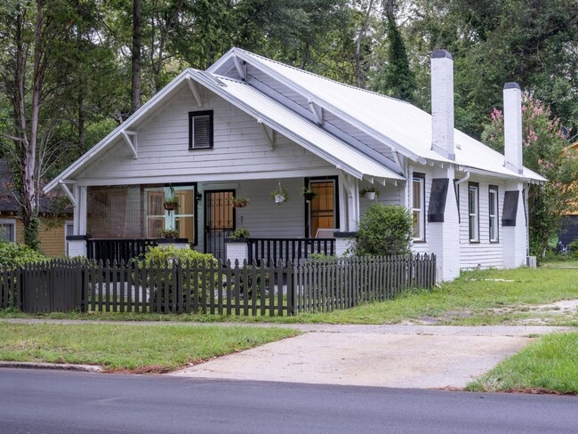 property at 414 Laurens St NW