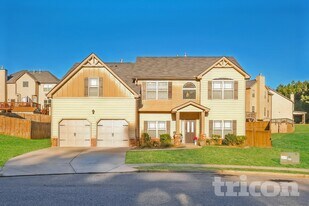 3876 Okefenokee Rdg in Loganville, GA - Building Photo
