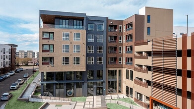 Atlas Peakview in Centennial, CO - Foto de edificio - Building Photo