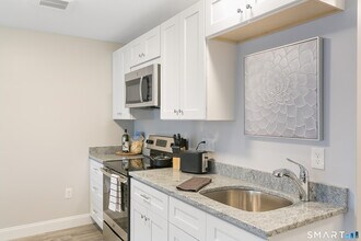 1645 Black Rock Tpke in Fairfield, CT - Building Photo - Building Photo