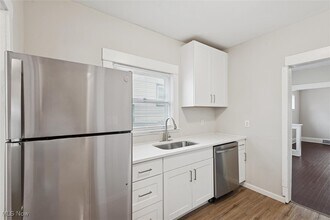 2302 Saratoga Ave in Cleveland, OH - Building Photo - Building Photo