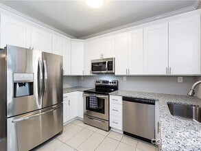 1265 E Woodlawn Rd in Charlotte, NC - Building Photo - Building Photo