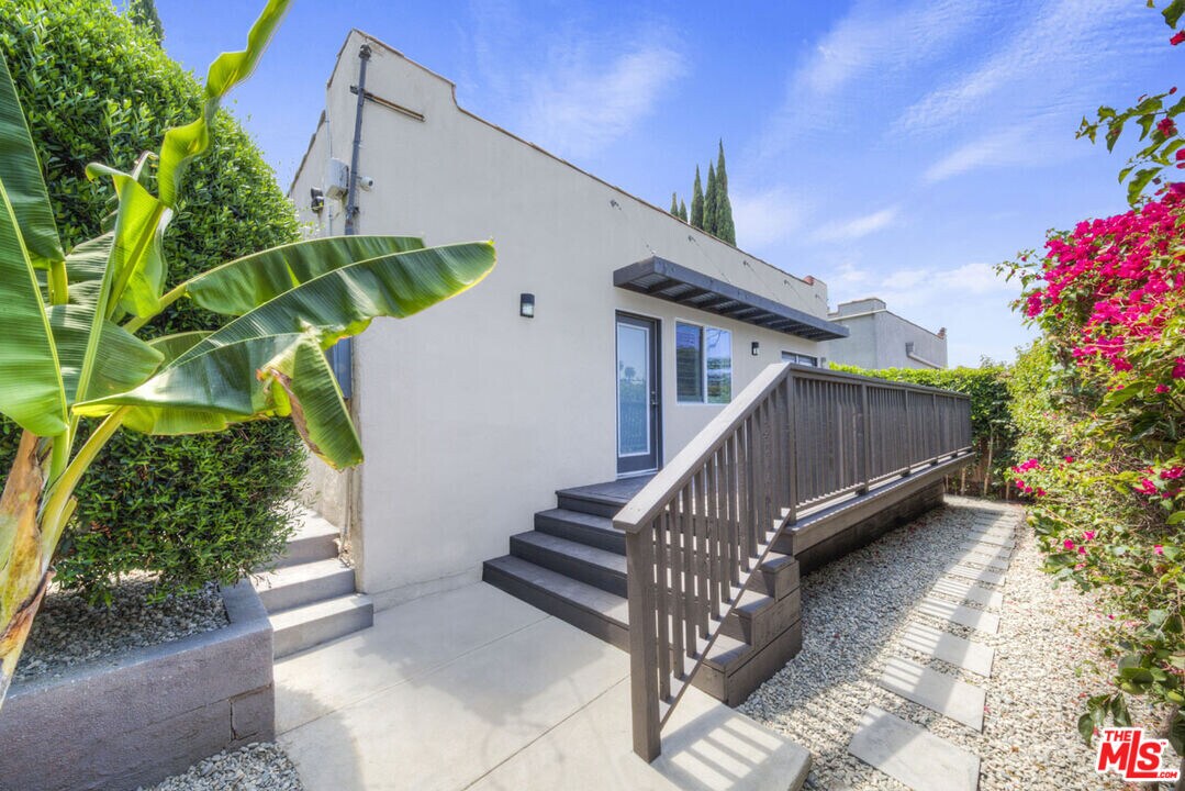 1806 Ashmore Pl in Los Angeles, CA - Building Photo