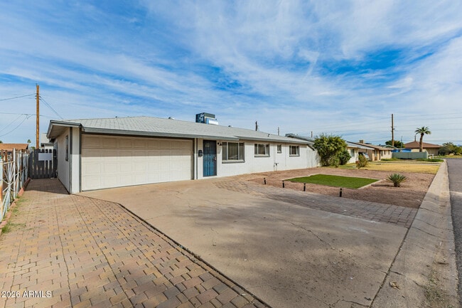 3920 W Harmont Dr in Phoenix, AZ - Building Photo - Building Photo